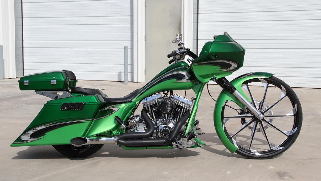 BlackandGreen1-Custom_Bagger.jpg