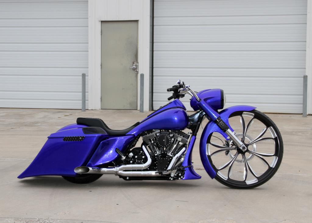 Blue30RoadKing1-Custom_Bagger.jpg