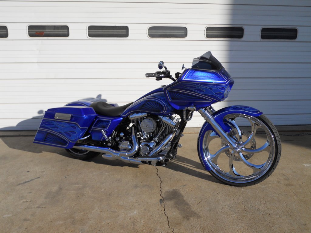 BlueRoadGlide2-Custom_Bagger.jpg