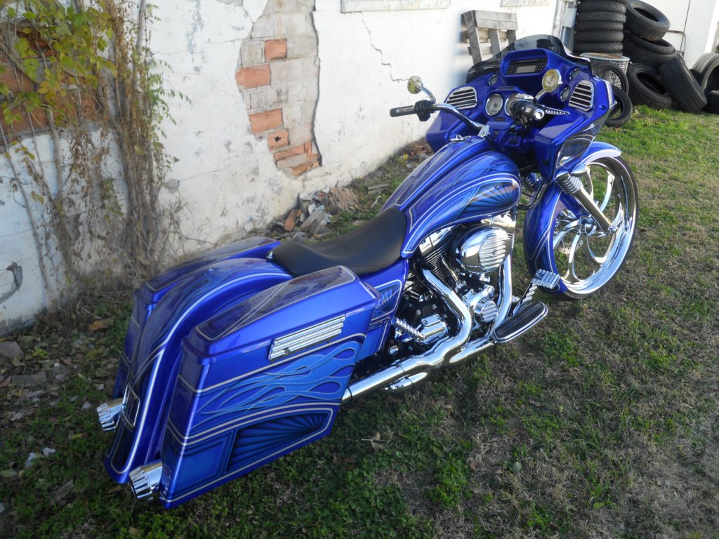 BlueRoadGlide3-Custom_Bagger.jpg