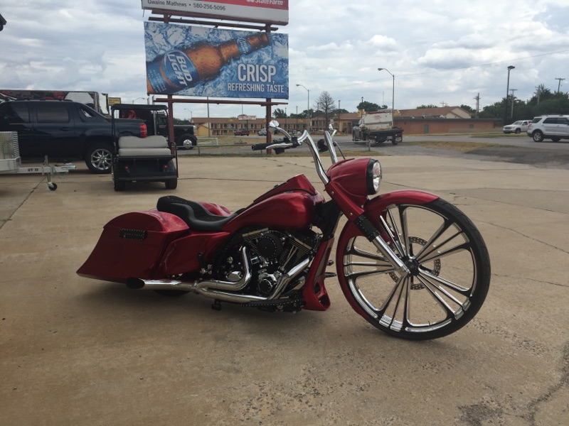 CandyRedMetalFlakeRoadking8-Custom_Bagger.jpg